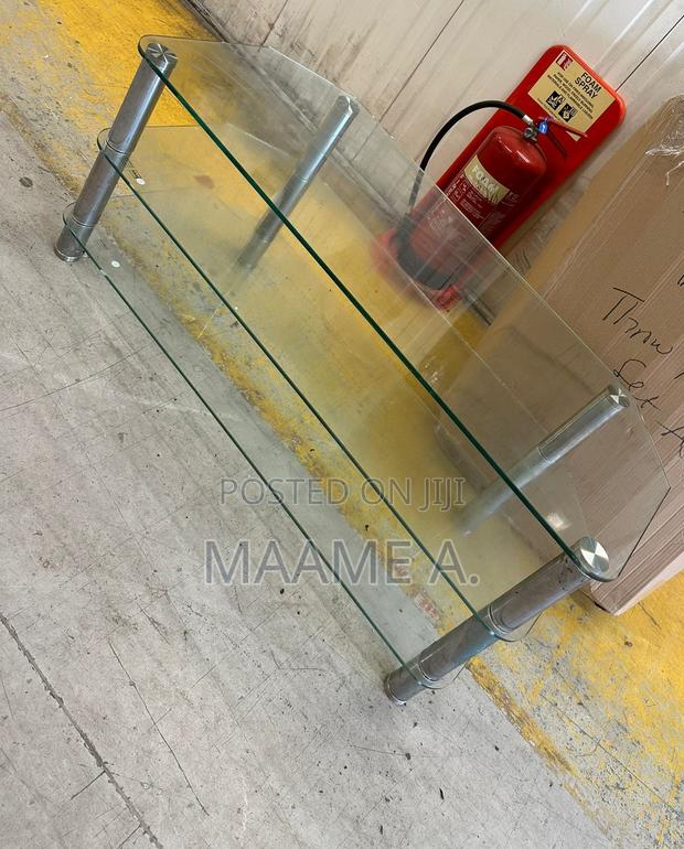 Clear Glass Center Table · Photo 4