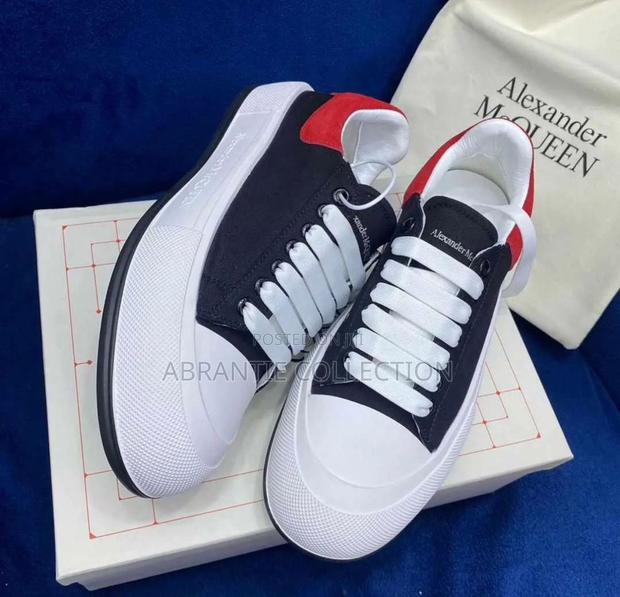 Original Alexander McQueen Sneaker · Photo 3