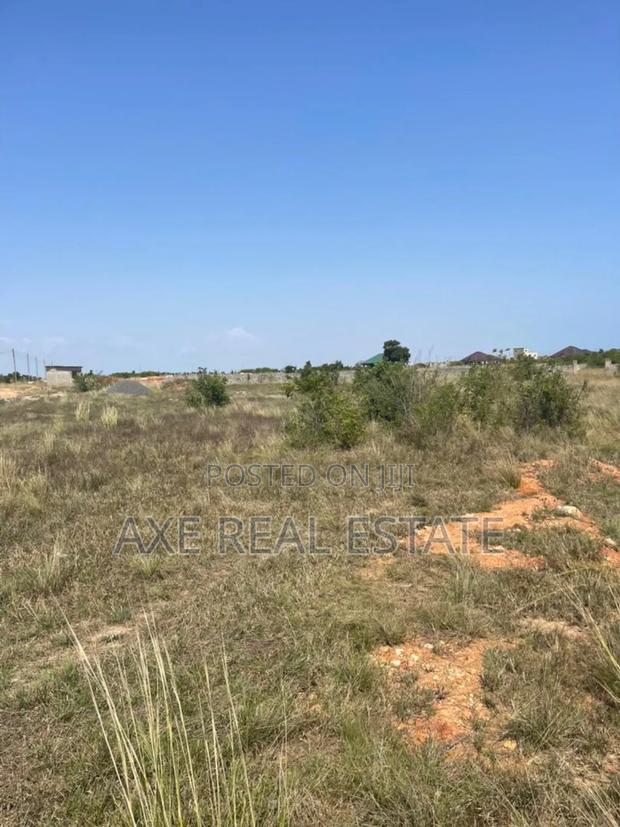 Measured Lands // Free Documents at Afienya - Shai Hills · Photo 3