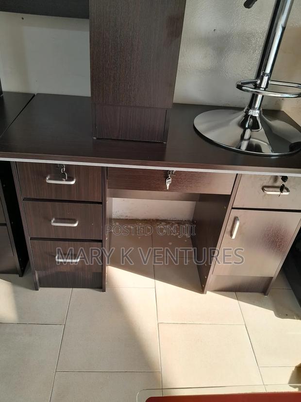 6 Drawers Office Table