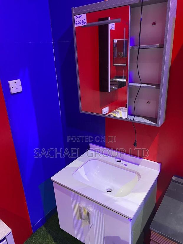 60cm Cabinet Basin · Photo 3