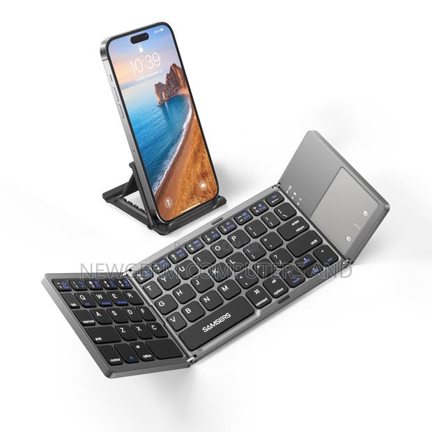 Foldable Wireless Keyboard With Touchpad photo 2