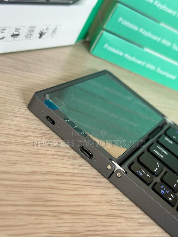 Foldable Wireless Keyboard With Touchpad photo 4