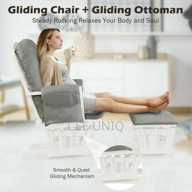 Nursing Glider Chair · Photo 4