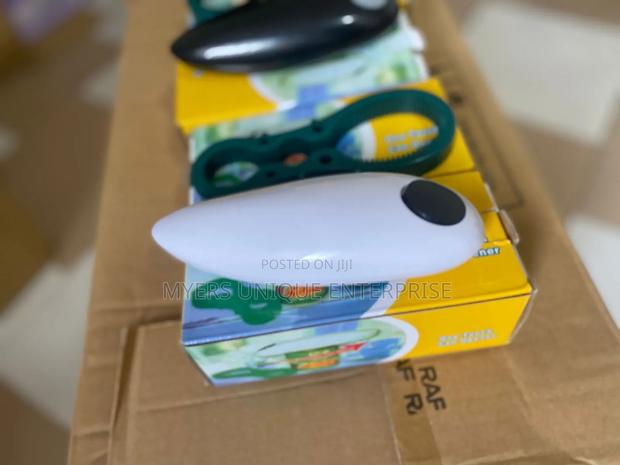 Portable Electric Can Opener · Photo 2