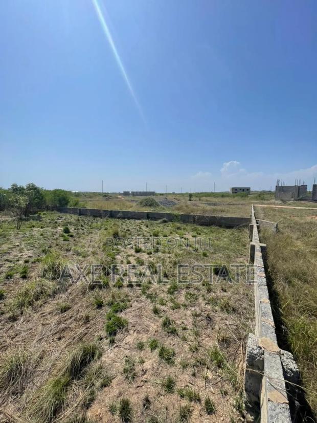 Calm and Hill Breeze Plots at Afienya - Shai Hills · Photo 3