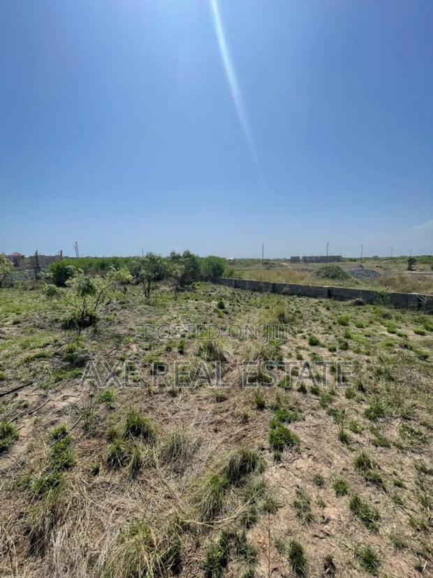 Calm and Hill Breeze Plots at Afienya - Shai Hills · Photo 4