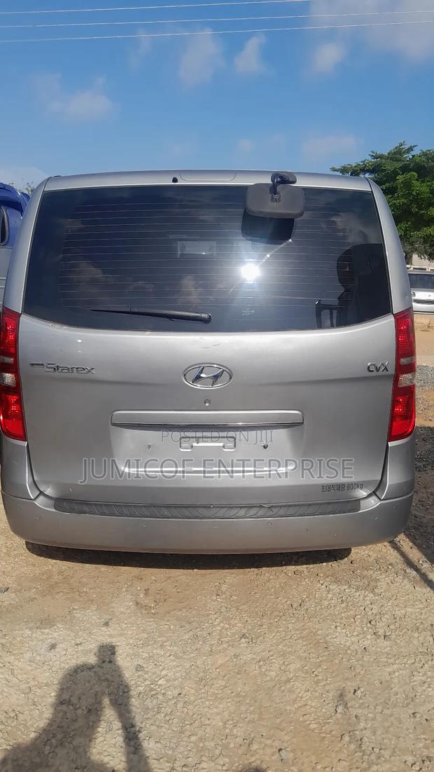 Hyundai Starex 2014 Grey · Photo 4