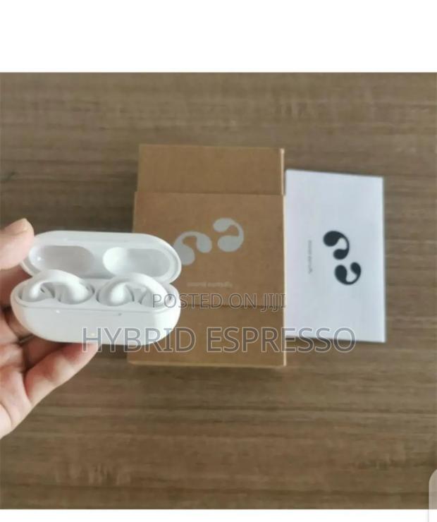 Powerful Earbuds · Photo 4