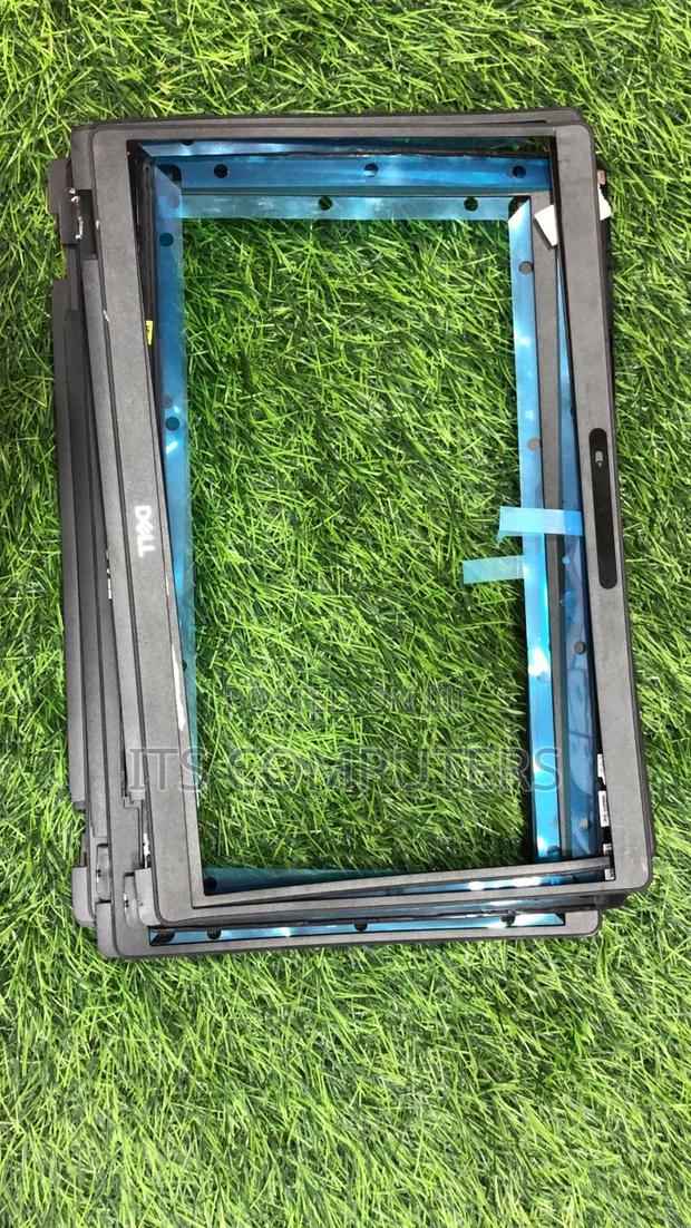 Dell 5400 Bezel · Photo 1