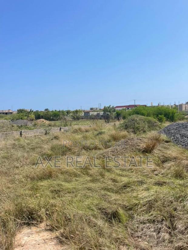 Accurate Land Papers - Tema Community 25 Devtraco · Photo 4
