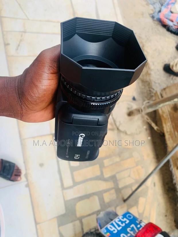 Unleash Your Creativity With Canon Legria G25 Camcorder · Photo 2