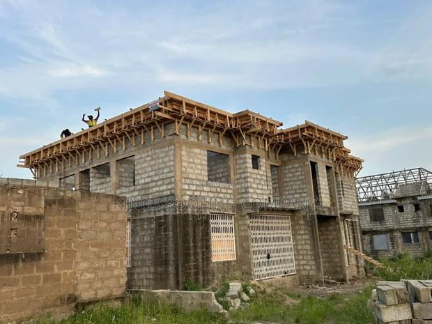 Strong and Quality Concrete Parapet · Photo 3