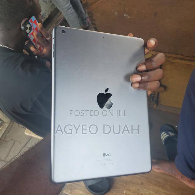 Apple iPad Air 16 GB Silver photo 3