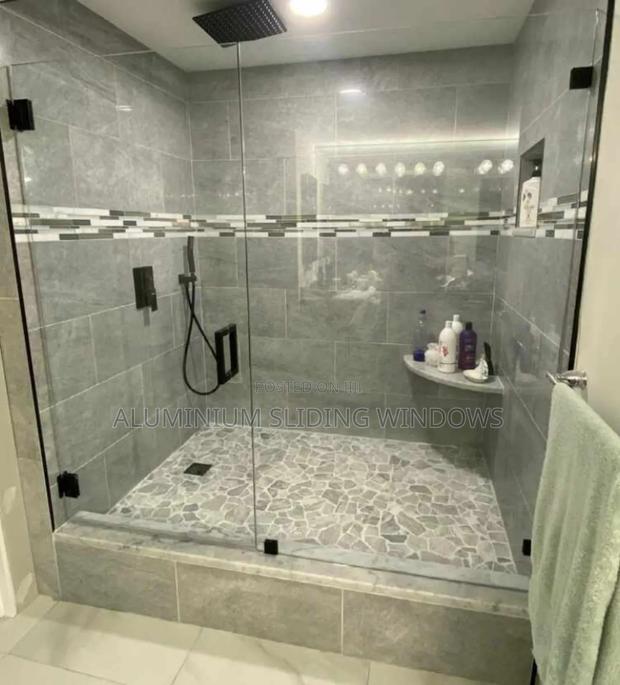 Frameless Shower 10mm Glass photo 2