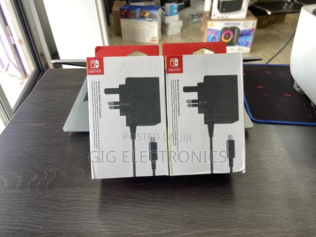 Nintendo Switch AC Adapter · Photo 2