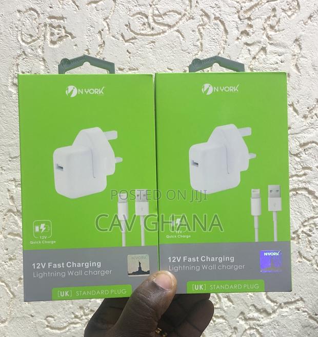 12V Fast iPhone Lightning Charger