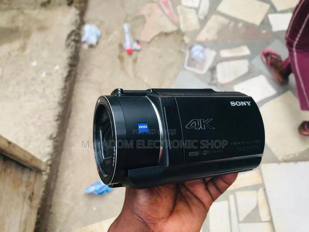 Discover the Versatility of Sony FDR-AX40 · Photo 2