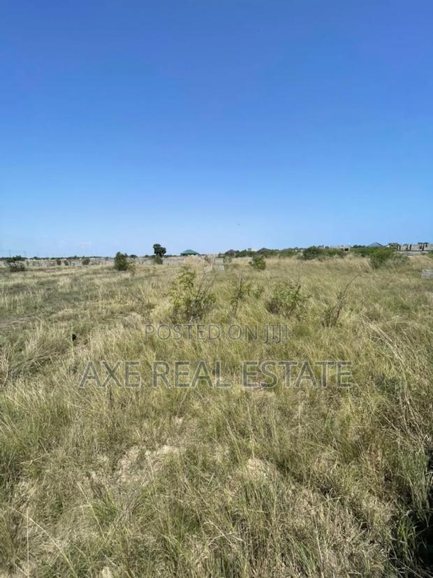 Genuine Registration on Estate Lands at Prampram Beach Road · Photo 4