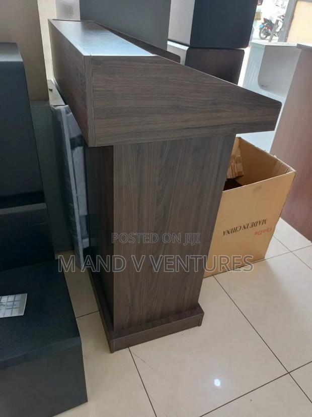 Podium Stand