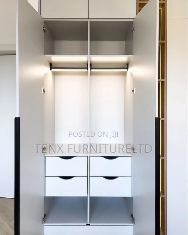Custom (Wardrobe) · Photo 1