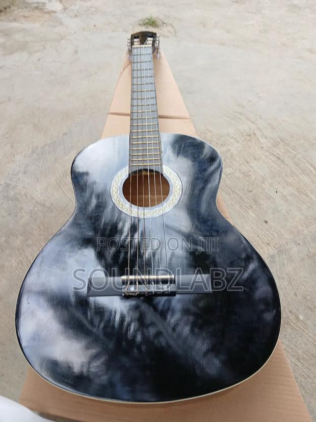 Acoustic Black Guitar · Photo 4