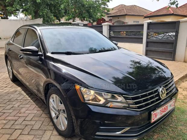 Volkswagen Passat 2.0T SE 2018 Black photo 3