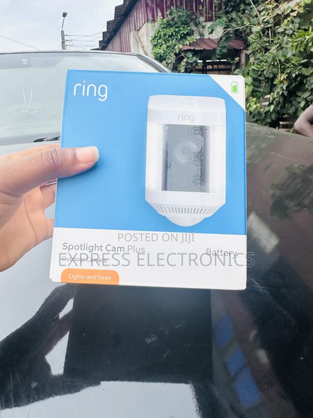 Sleek, Elegant Design Ring Spotlight Cam Plus · Photo 2