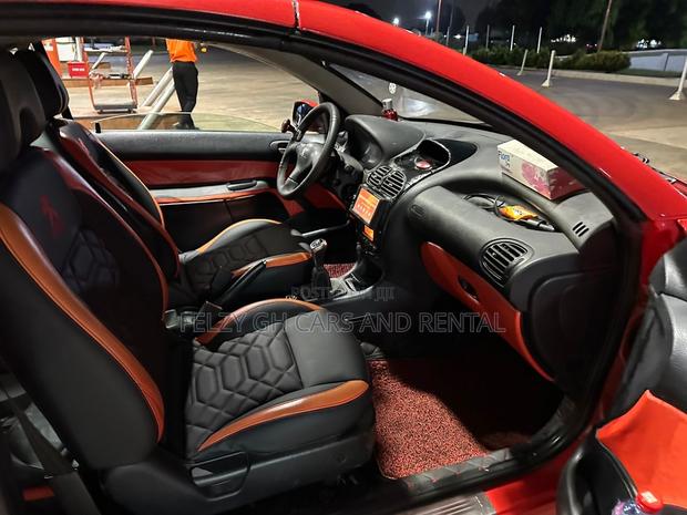 Peugeot 207 2013 Red photo 3