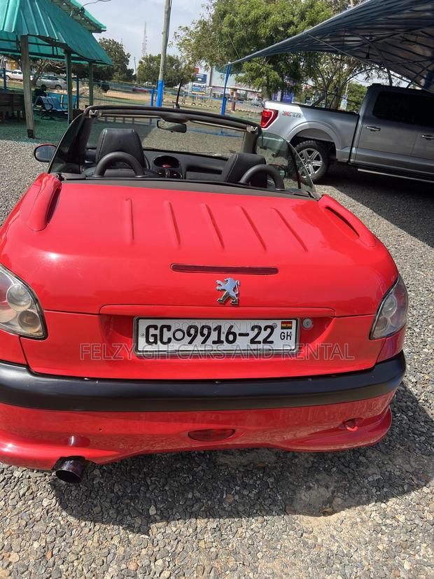 Peugeot 207 2013 Red photo 5