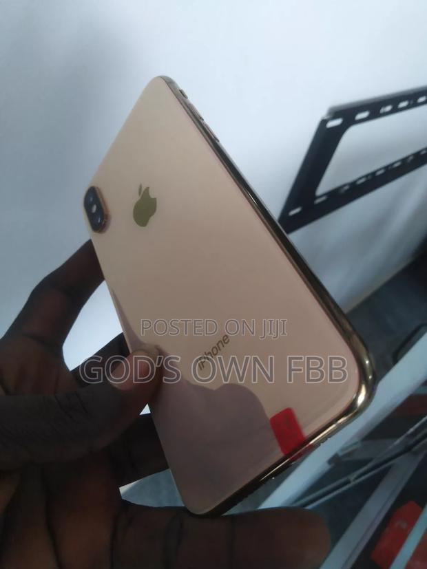 New Apple iPhone XS 256 GB Gold photo 2