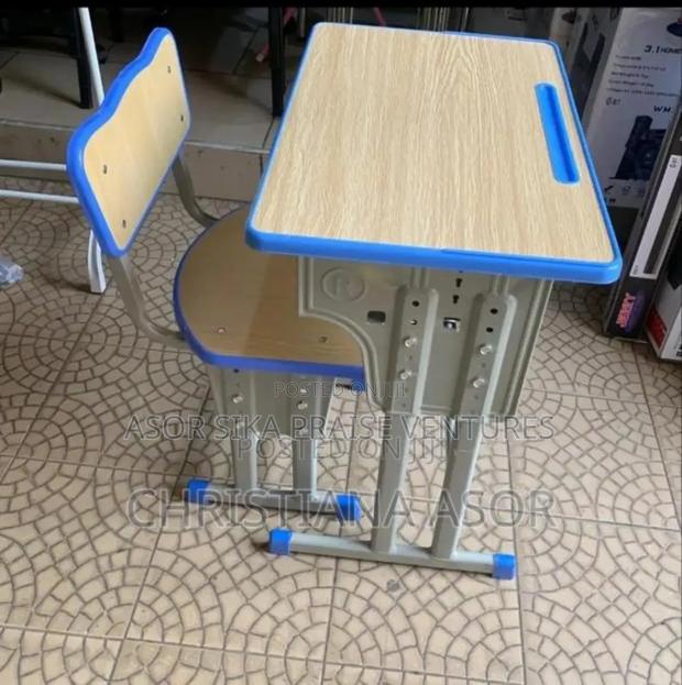 Students Table And Chair · Photo 2