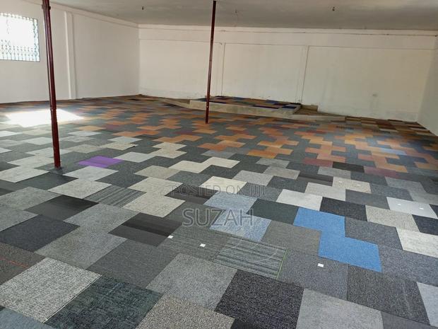 Standard Euro Tiles Carpet · Photo 2