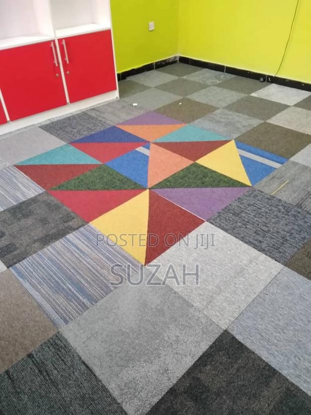 Same-Dimensioned Woolen-Carpet · Photo 2