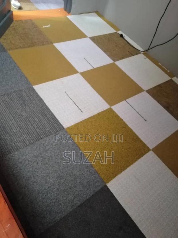 Carpet Dimension in 20 by 20 Inches · Photo 2