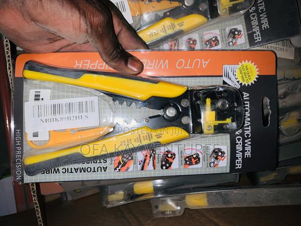 Stripper Crimping Tool · Photo 3