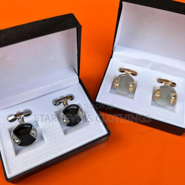 Classic Cufflinks for Men · Photo 3
