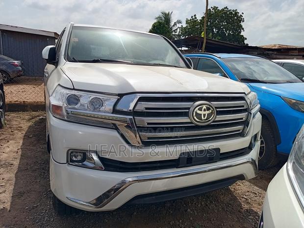 Toyota Land Cruiser 4.0 V6 GX-R 2015 White