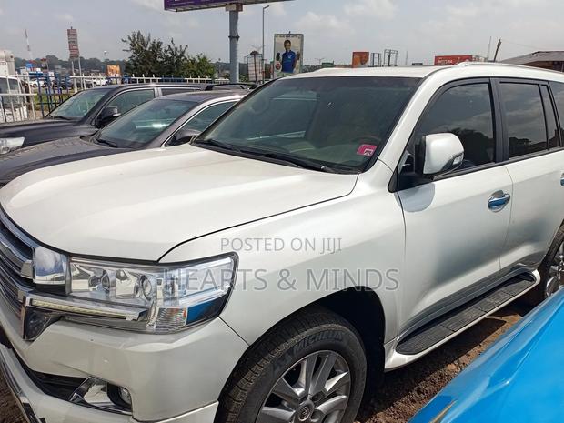 Toyota Land Cruiser 4.0 V6 GX-R 2015 White photo 4