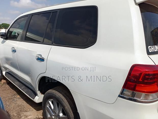 Toyota Land Cruiser 4.0 V6 GX-R 2015 White photo 5