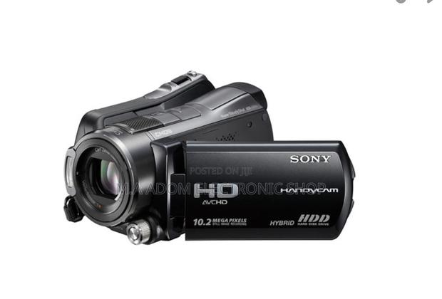 Sony-Sr11: A Versatile Camcorder for High-Quality Recording · Photo 2