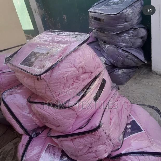 7 Pieces Heavy Duvets With Bedsheets and Pillow Cases · Photo 2