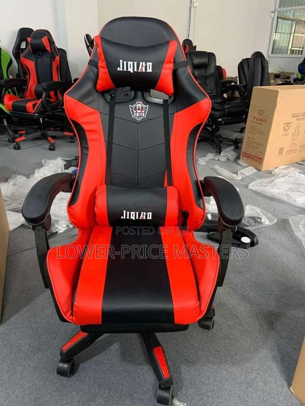 Gaming Chair With Leg Rest · Photo 4