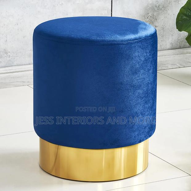 Velvet Ottoman · Photo 4