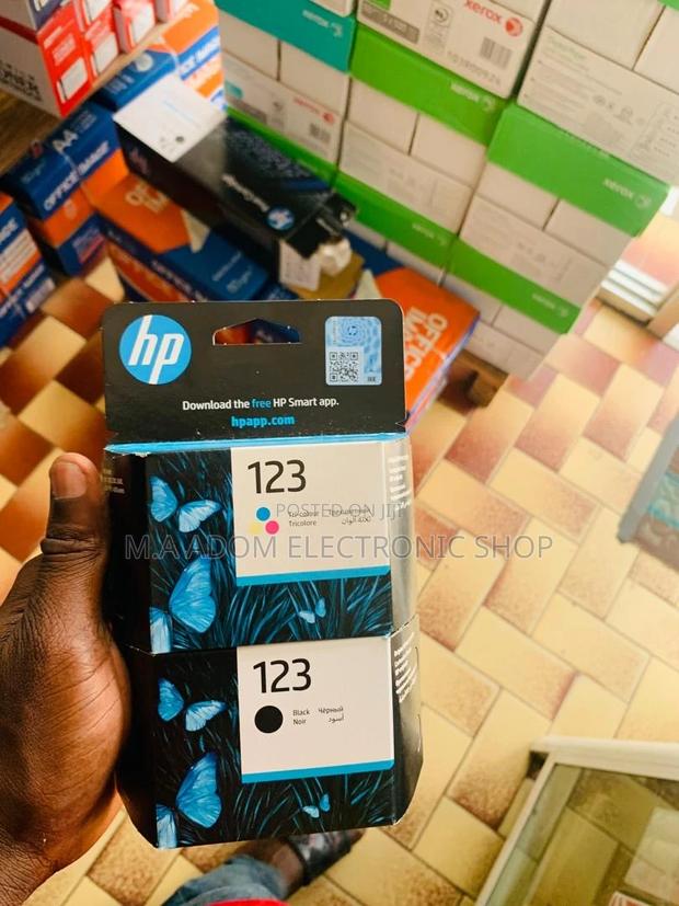 Vibrant Colors and Sharp Text With Tri Color 123hp Cartridge · Photo 2
