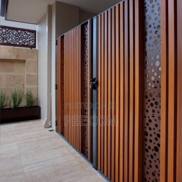 Wooden Metal Gate · Photo 3