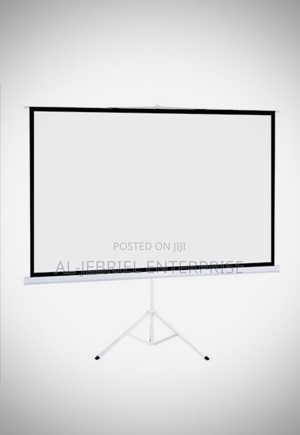 200”X200” Wide Tripod Projector Screen · Photo 2