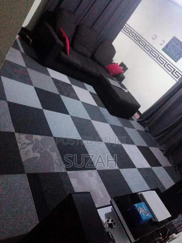 Dimensioned - Square Carpet · Photo 2