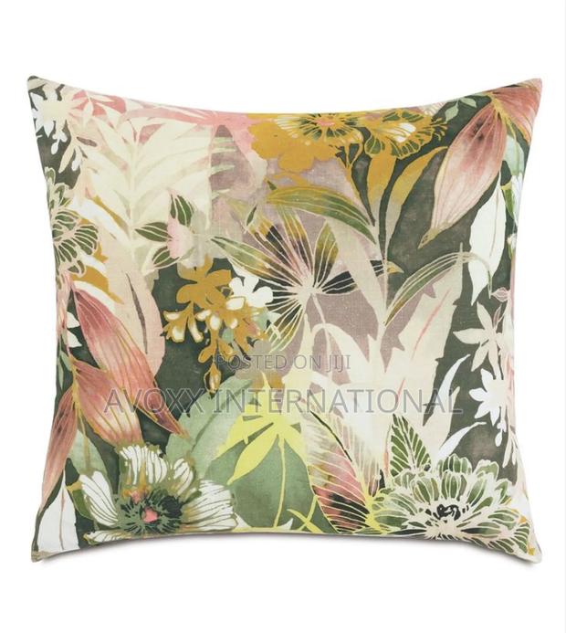 Niche Felicity Floral Decorative Pillow 22"X22" · Photo 4