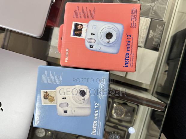 Fujifilm Instax Mini 12 Instant Camera With a Free Pack of Film photo 2